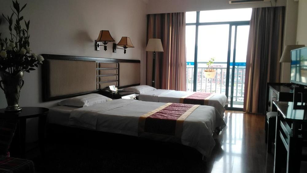 Green Bamboo Hotel Guilin Bagian luar foto