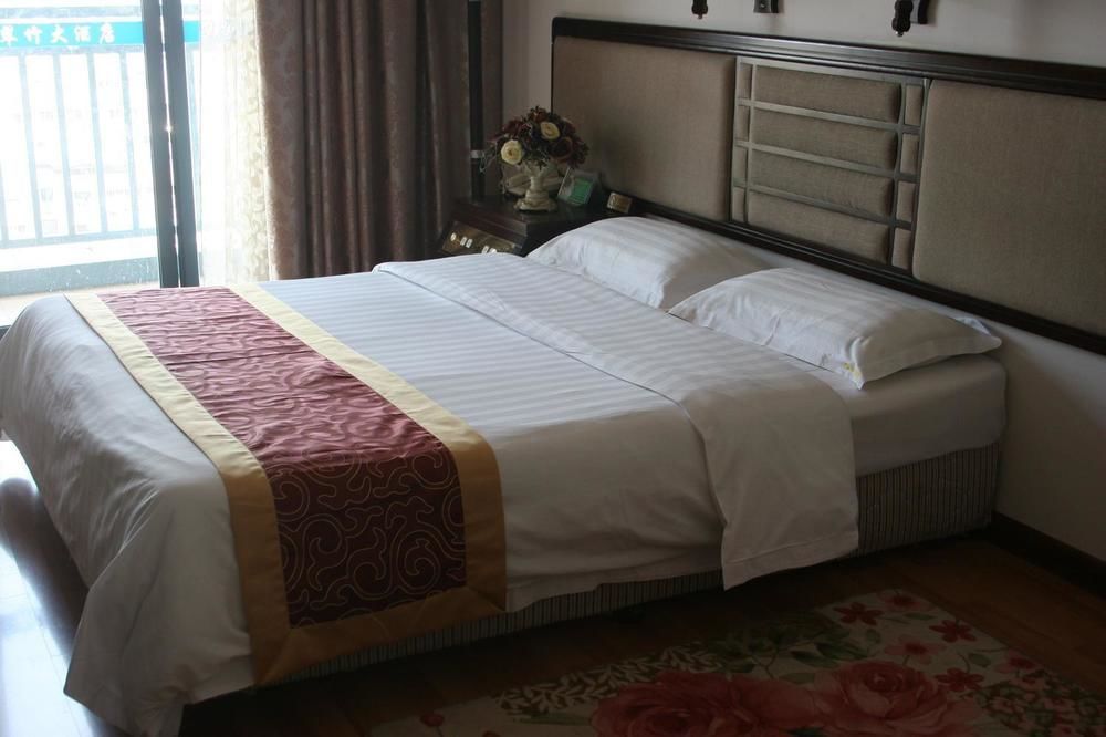 Green Bamboo Hotel Guilin Bagian luar foto
