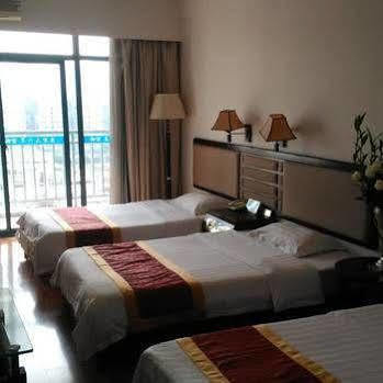 Green Bamboo Hotel Guilin Bagian luar foto