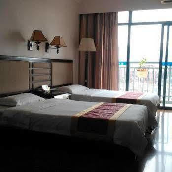 Green Bamboo Hotel Guilin Bagian luar foto